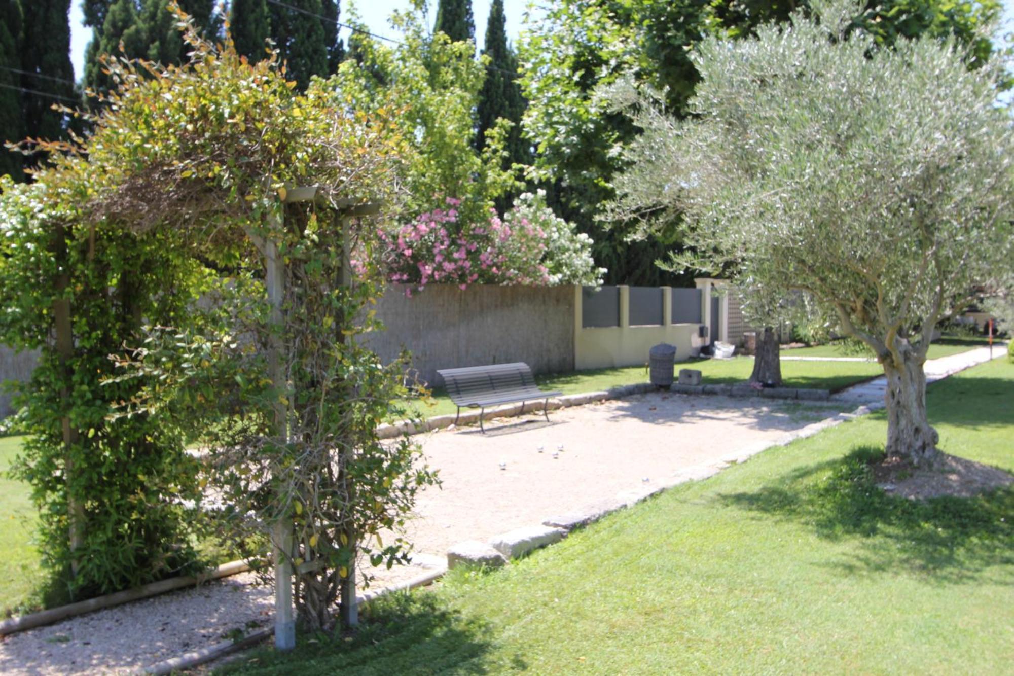 Bed and Breakfast Mas Paloma Rognonas Exteriér fotografie